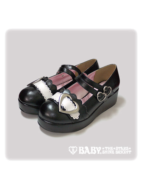 Heart buckle shoes