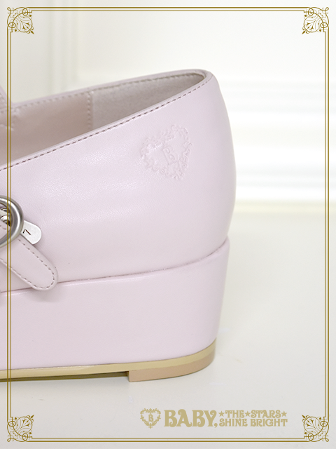 Heart buckle shoes