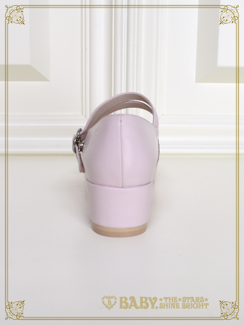 Heart buckle shoes