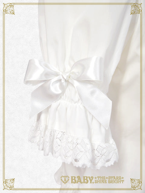 Bunny ear half-sleeve blouse