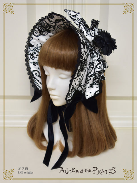 Chandelier-flocky Classical Bonnet