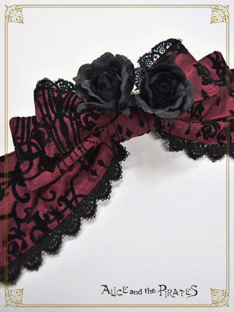 Chandelier-flocky Corsage Ribbon