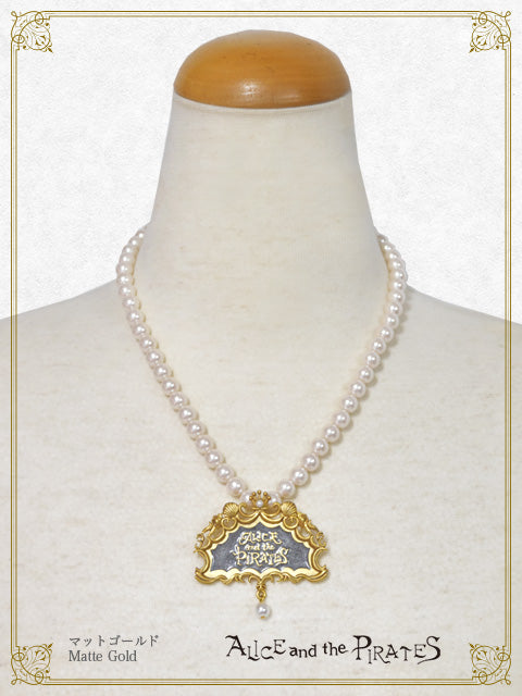 Poseidonロゴプレートパールネックレス