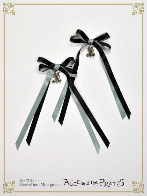 Double satin ribbon clip