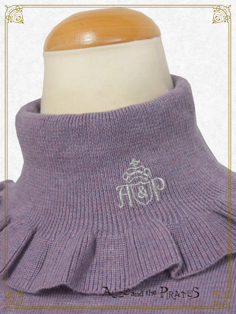 A/P刺繍入りタートルネックプルオーバー