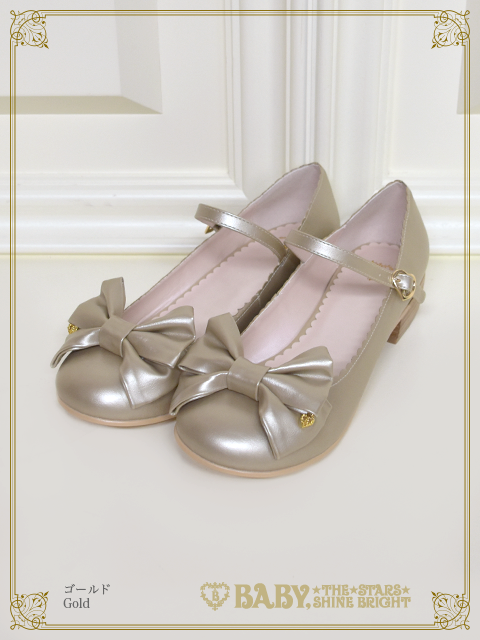 Little ribbon shoes