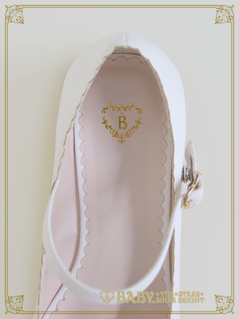 Little ribbon shoes