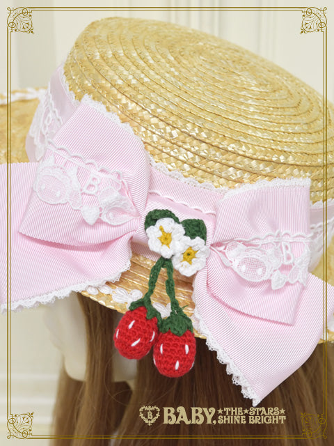 Kumya-chan and swing strawberry boater hat