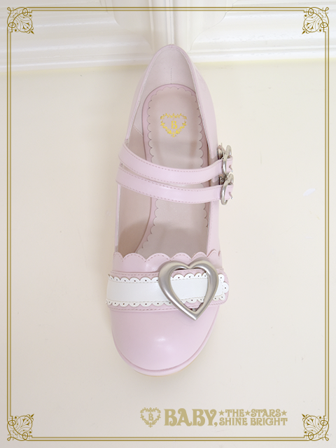 Heart buckle shoes