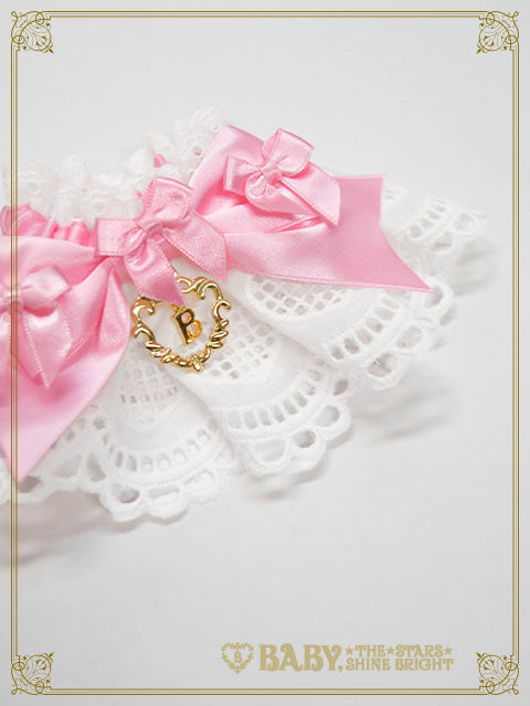 Creamy sweet macaron cuffs