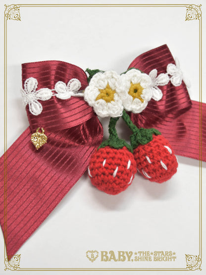 [Pre-order] Swinging Strawberry Garden Ribbon Clip