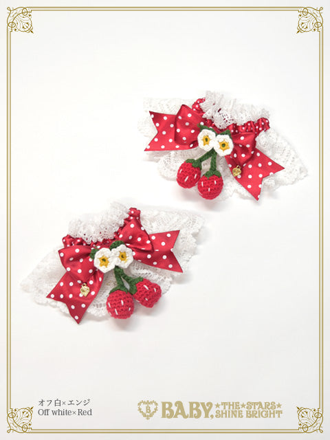 [Pre-order] Doki Doki♡Heart fluttering Princess Strawberry Dot Ribbon Cuffs