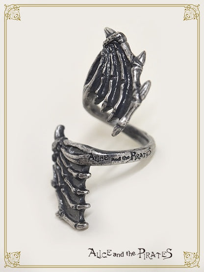 絡みつく悪魔の羽根リング