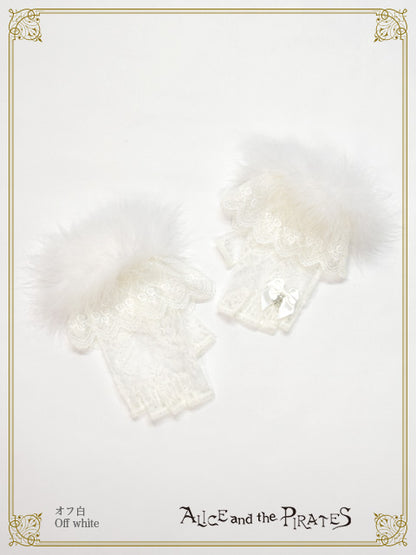 Lace gloves with marabo