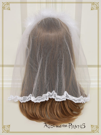 Marabou and veil head bow