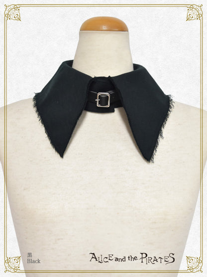 Monochrome gauze collar