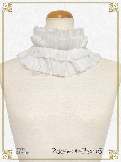 Monochrome gauze frill collar