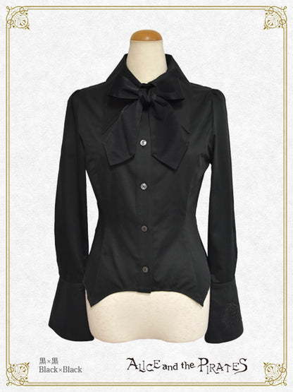 蜘蛛の巣ブラウス