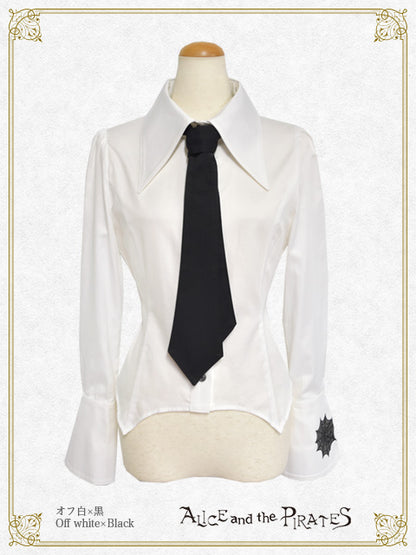 蜘蛛の巣ブラウス