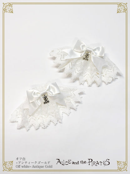 A/P torsion lace cuffs