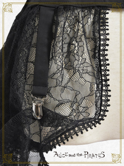 Labyrinth of diamonds corset with frill train