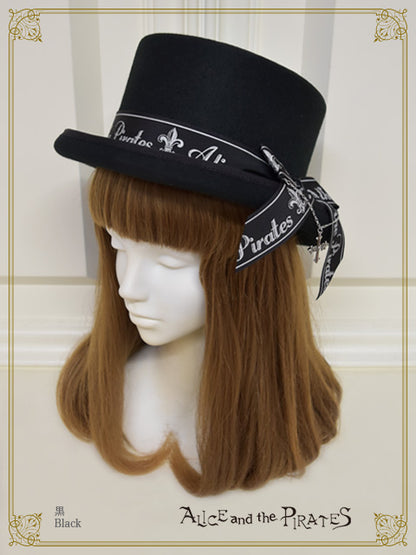 クロスチャーム付きハット