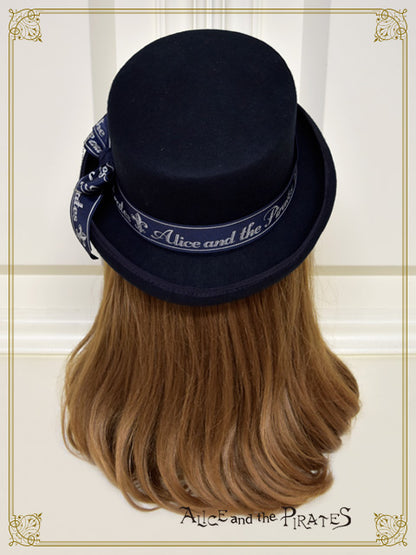 クロスチャーム付きハット